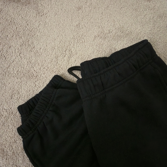 ALO Yoga Accolade Sweatpants - Picture 4 of 7